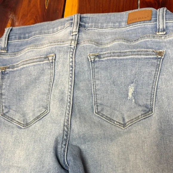 Judy Blue Light Blue Distressed Ankle Jeans PP69 - Picture 6 of 7